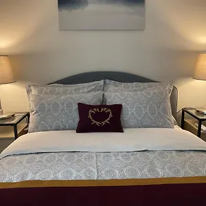  Appartement Luxury One Bedroom With Garden France